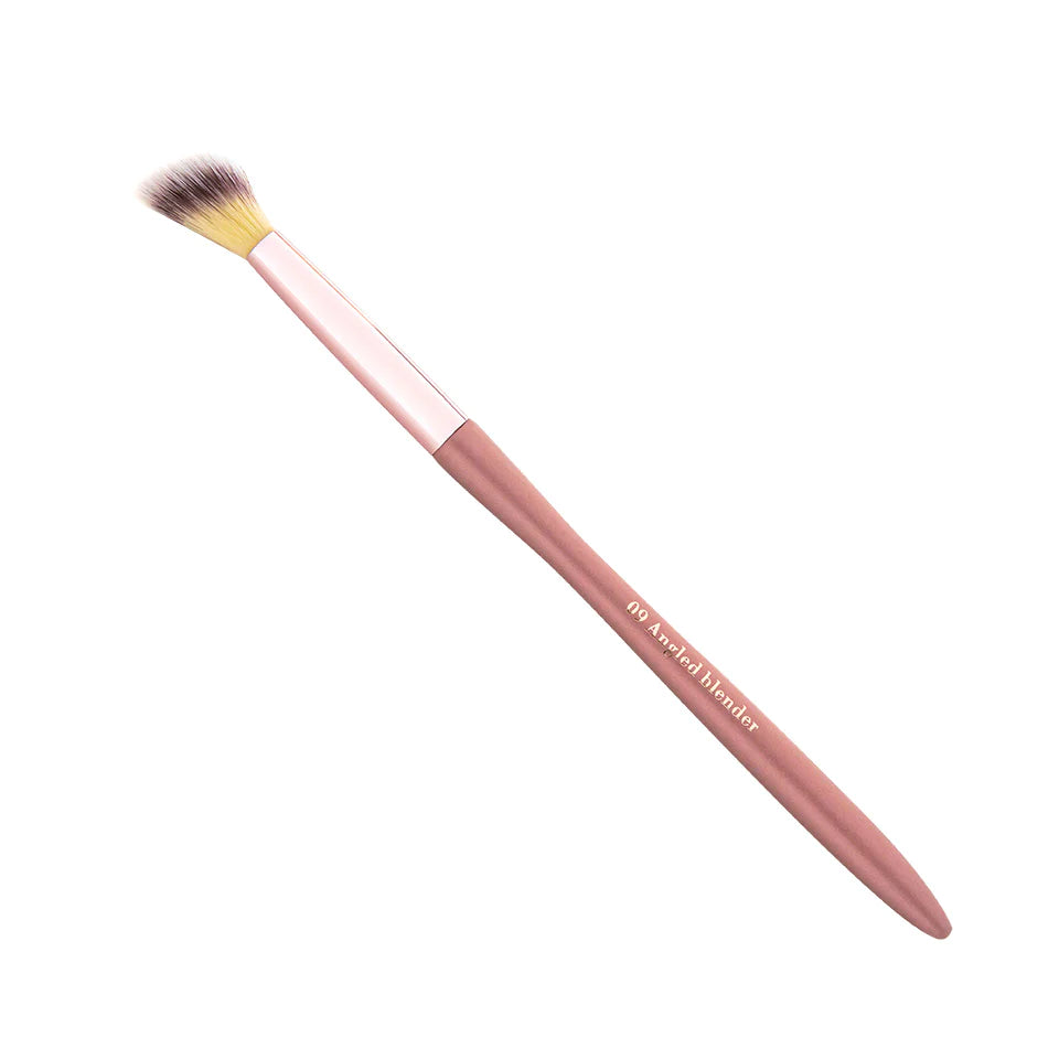 Angled Eye Blender Brush